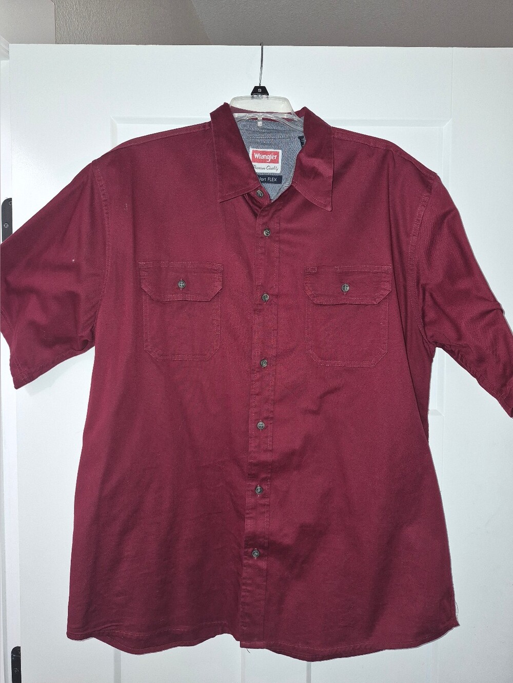 Wrangler Men's Short-Sleeve Button-Up Shirt - Burgundy